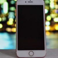 Vand Iphone 7 32gb Rose Gold impecabil