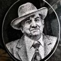 Portret comemorativ gravat pe granit, pentru monumente funerare, cruci