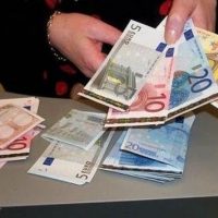 oferă rate scăzute și împrumuturi cu rată scăzută pentru orice persoană