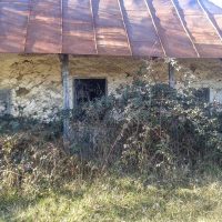 Oferta-Casa de vacanta cu teren intravilan